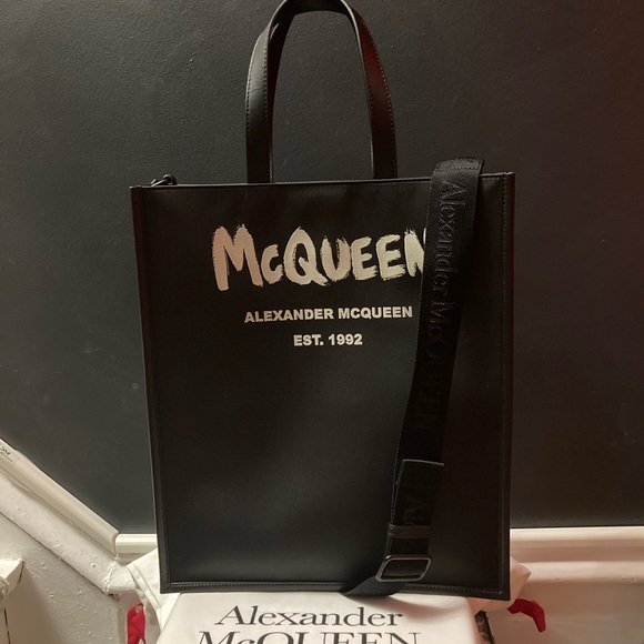 ALEXANDER McQUEEN Graffiti Edge Tote in Black/Off White - Picture 7 of 11